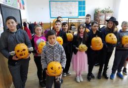 Halloween de poveste la Școala Gimnazială „Dimitrie Pompeiu” Broscăuți - FOTO