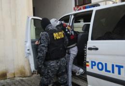 Dorohoian violent, care a bătut un polițist și a distrus un bar, găsit de polițiști la Adâncata