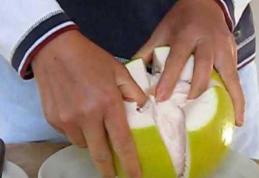 Cum se curăţă corect un POMELO - VIDEO