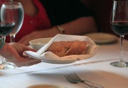 De ce să NU mănânci niciodată pâinea la restaurant