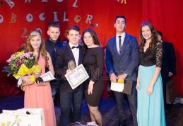 „Spectacolul măștilor” pe scena Balului Bobocilor al Liceului Tehnologic „Al. Vlahuță” Șendriceni - FOTO