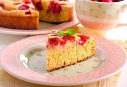 Prăjitură delicioasă cu mălai și lapte bătut