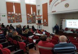 Specialişti din cadrul Centrului Antidrog Botoşani s-au întâlnit cu părinţii elevilor Colegiului Naţional „Grigore Ghica” din Dorohoi