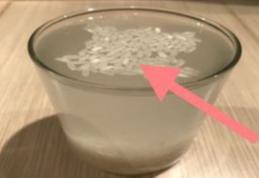 Cum îţi dai seama dacă orezul pe care l-ai cumpărat conţine plastic. Încearcă acest truc!