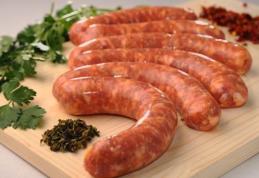 Cârnaţii de casă nelipsiţi de sărbători. Cele mai gustoase tradiţii românești!