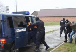 Scandal aplanat de jandarmi, prin amenzi. Doi bărbați la un pas să se omoare!