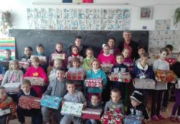 Fundaţia Hands of Hope în vizită la Şcoala Primară „Ştefan Airinei” Horlăceni - FOTO