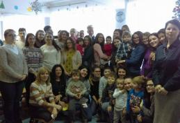 „Mesagerii” lui Moş Crăciun în vizită la Grădiniţa Nr. 10 Dorohoi - FOTO