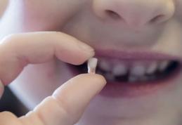Atenţie, părinţi! De ce să nu aruncaţi dinţii de lapte ai copiilor: le-ar putea salva viaţa!