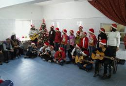 Floare de Colţ şi Doro Folk la azilul de bătrâni - FOTO