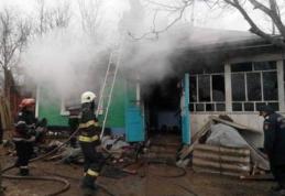 Incendii produse din neglijenţă. Alte două familii au fost păgubite de foc, în ultimele ore!