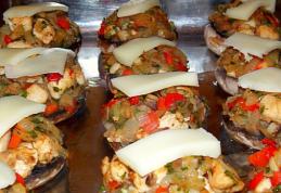 Ciuperci umplute cu carne de pui