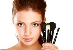 Trucuri pentru un machiaj care să reziste o zi întreagă