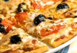 Cea mai delicioasă pizza de casă. Secretul prin care poţi să faci blatul ca la restaurant 