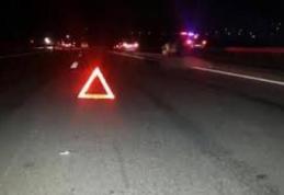 Un șofer în stare de ebrietate s-a izbit violent cu mașina de un parapet