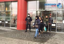 Alertă maximă în Botoșani! Zeci de autorități puse pe jar de o amenințare cu bombă la Uvertura Mall – FOTO