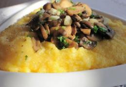 Mămăligă cu ciuperci