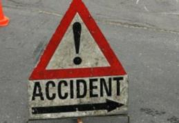 Copil accidentat după ce s-a angajat în traversarea străzii în fugă şi fără să se asigure