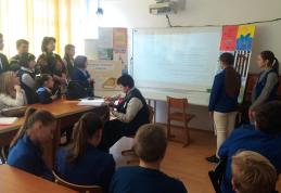 „Ziua Mondială a Cititului cu Voce Tare” la Școala Gimnazială „Mihail Kogălniceanu” Dorohoi - FOTO