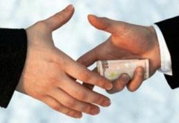 Te poţi autodenunţa, dacă ai dat şpagă pentru pensionare