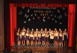 Muzica ușoară și dansul modern puse în scenă în partea a doua a Concertului omagial „Flori pentru mama” 2017 - FOTO