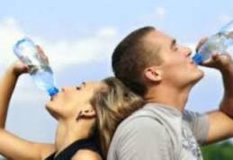 Semne clare care arată că nu bei suficientă apă