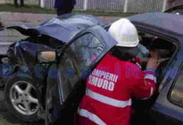 Accident grav la Dersca! Trei persoane rănite după ciocnirea a două mașini