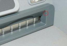 Atenţie când tastaţi pinul la bancomate! Hoţii folosesc camere de dimensiunea unui vârf de ac