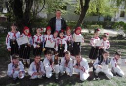 Pe aripi de folclor din Dorohoi în Vrancea - FOTO