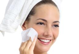 Folosești șervețele demachiante? Boala cruntă pe care o poți face din cauza lor!