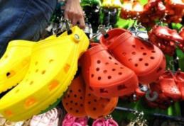 Dacă aveţi acest tip de papuci de plastic, aruncaţi-i imediat! Motivul te va şoca