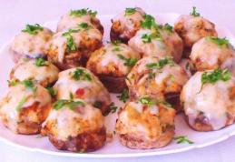 Ciuperci umplute cu piept de pui