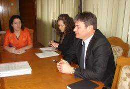 Primarul comunei Prăjeni, invitat de prefect să explice situaţia din comună după ce mai mulţi locuitori s-au plâns de licitaţiile cu pământuri