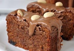 Chec cu ciocolată, prune uscate și rom