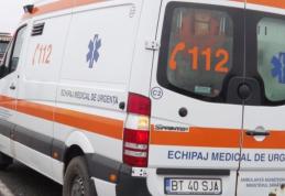 Tânăr transportat la Spitalul Municipal Dorohoi după ce a lovit un parapet din beton