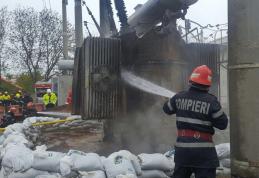 Intervenția pompierilor botoșăneni s-a încheiat! Transformatorul a fost răcit - FOTO