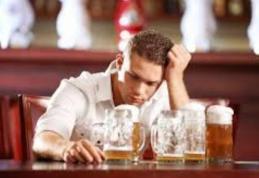 Cum să bem alcool fără să ne îmbătăm? Secretul este foarte simplu!