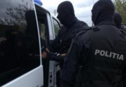 Percheziţii la locuinţa unui tânăr bănuit de comiterea unei infracţiuni de furt