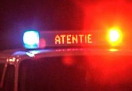 Accident rutier în sensul giratoriu, din cauza neatenției