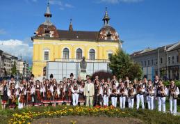 Ploaie de premii pentru Ansamblul de cântece și dansuri „Mugurelul-Mărgineanca” - FOTO