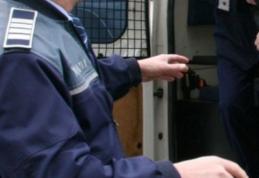 Hoți prinși după ce au sustras peste 6 mii lei dintr-o gospodărie