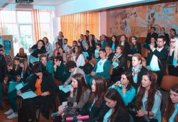 CN „Grigore Ghica” Dorohoi în optimile Olimpiadei naționale de argumentare, dezbatere și gândire critică „Tinerii dezbat” - FOTO