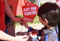 Pes Activists Botoşani luptă pentru promovarea drepturilor tinerilor - FOTO