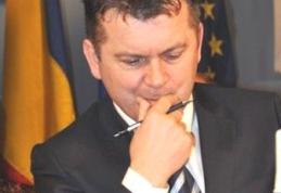 Onișa pune bățul pe membrii PC