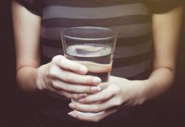 De ce trebuie să bem apă chiar în primul minut după trezire