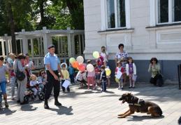 Jandarmii însoţiţi de Pih și Micag în misiune specială la Dorohoi - FOTO