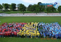 Tricolorul copiilor și adolescenților creat pe Stadionul Municipal Dorohoi - FOTO