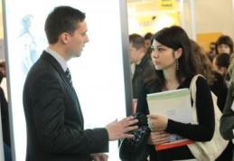 Companii de top angajeaza proaspat absolventi