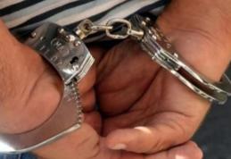 Dorohoian reţinut pentru 30 de zile după ce a tâlhărit un bărbat în scara unui bloc 