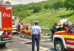 Accident! Trei persoane au ajuns la spitalul Dorohoi după ce șoferul a pierdut controlul mașinii într-o curbă!